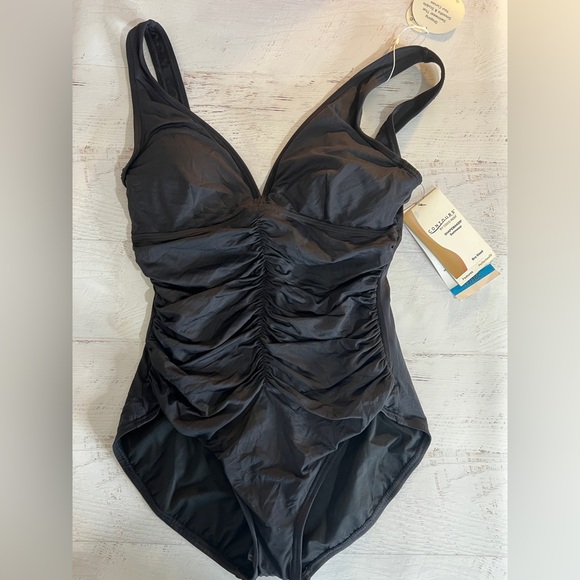 Coco Reef Contours Shapemaker Swimwear - Picture 2 of 8